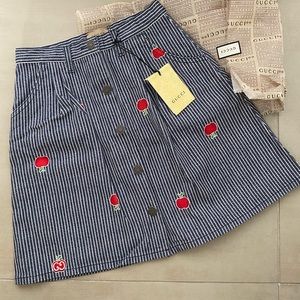 Girls apples Gucci skirt